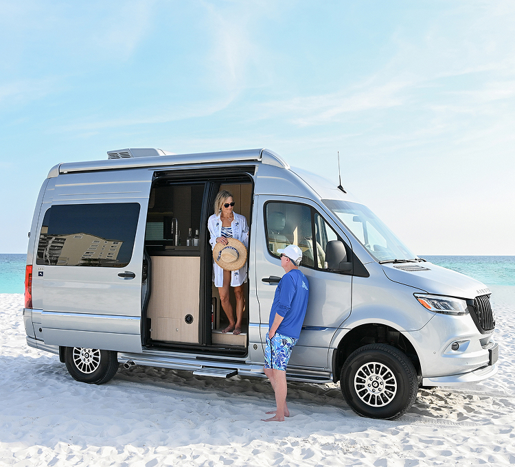 Tommy Bahama x Airstream