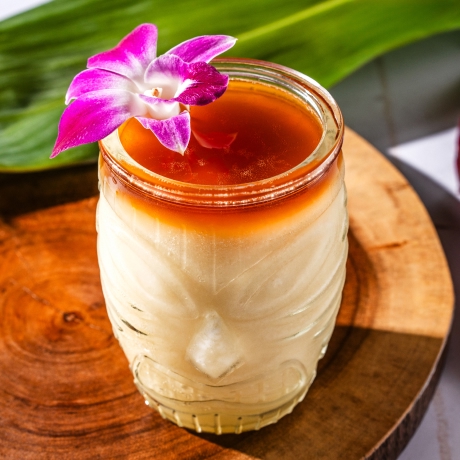 Find a restaurant or marlin bar image