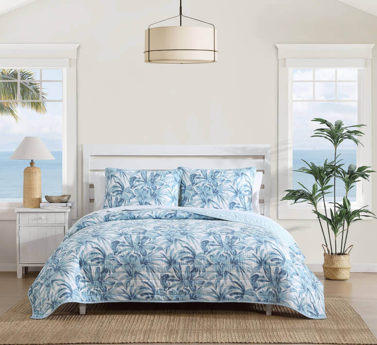 QUILTS & BLANKETS