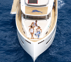 The Ultimate Cruise-Season Packing Guide for a Week at Sea 