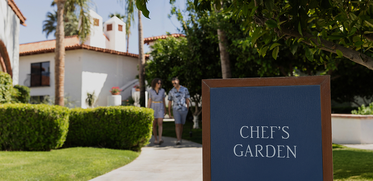 Pathway sign post leading to 'Chef's Garden'